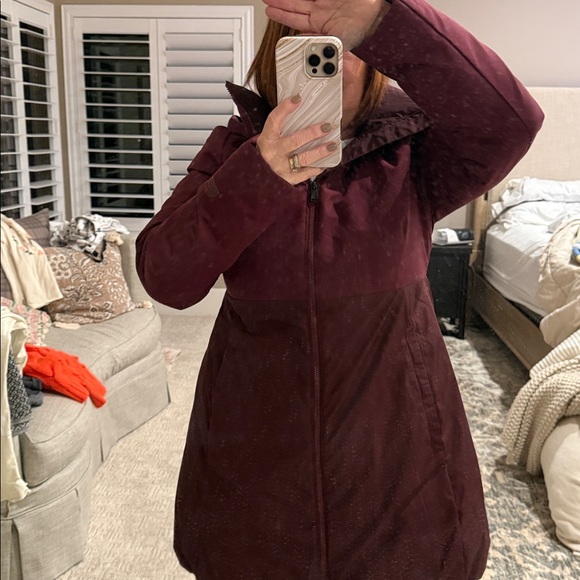 North Face Hooded Warm Jacket - Picture 2 of 10